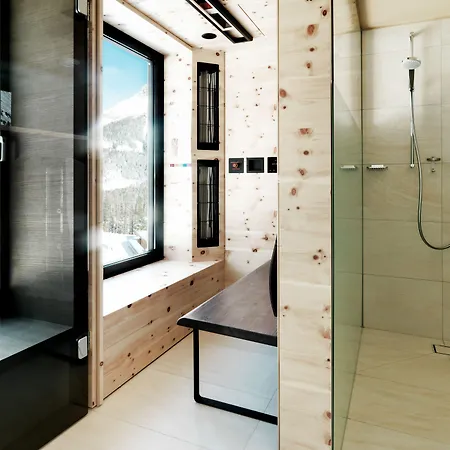 מלון Gradonna Mountain & 4*