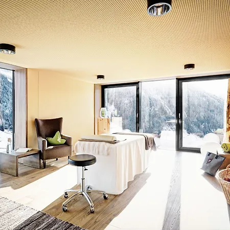 Gradonna Mountain & מלון