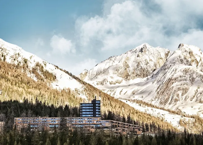 Gradonna Mountain & 4*