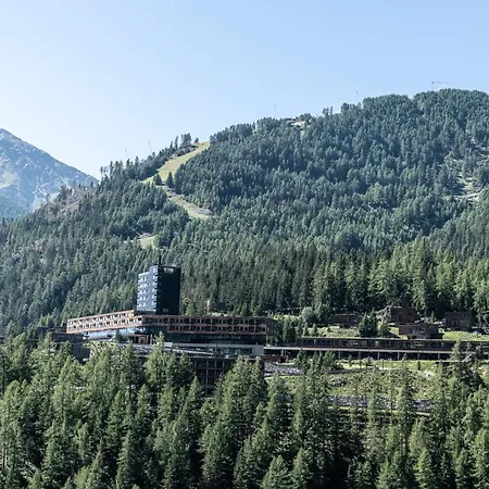 Gradonna Mountain & 4*