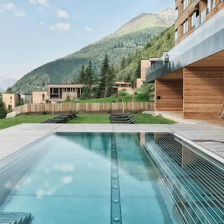 Ξενοδοχείο Gradonna Mountain & 4*