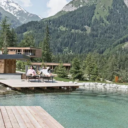 Gradonna Mountain & 4*