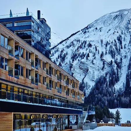 Gradonna Mountain & Hotel 4*
