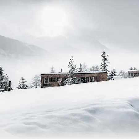 Hotel Gradonna Mountain & 4*